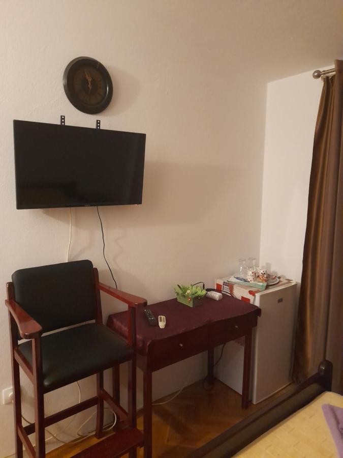 Apartments Kovacevic Petrovac エクステリア 写真