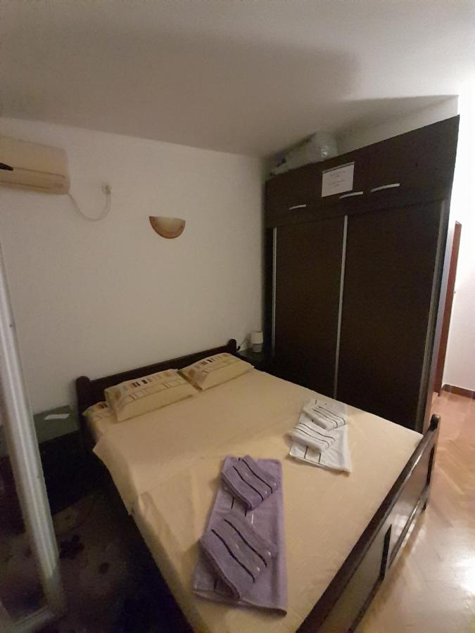 Apartments Kovacevic Petrovac エクステリア 写真