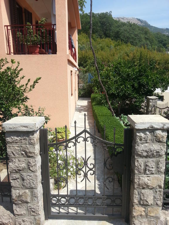 Apartments Kovacevic Petrovac エクステリア 写真