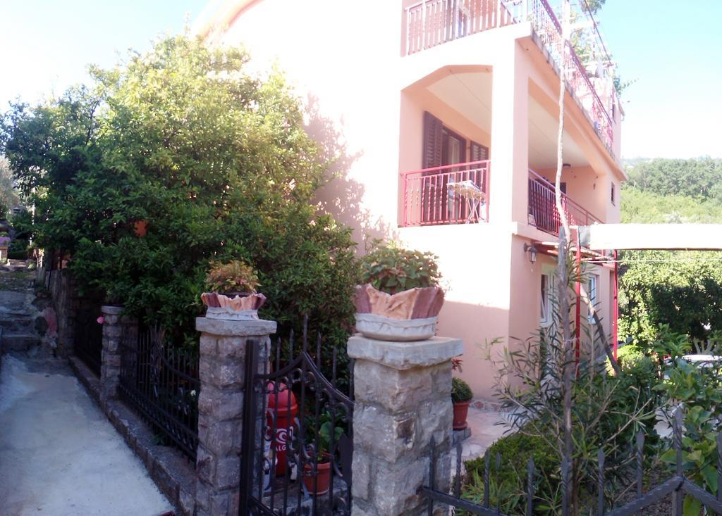 Apartments Kovacevic Petrovac エクステリア 写真